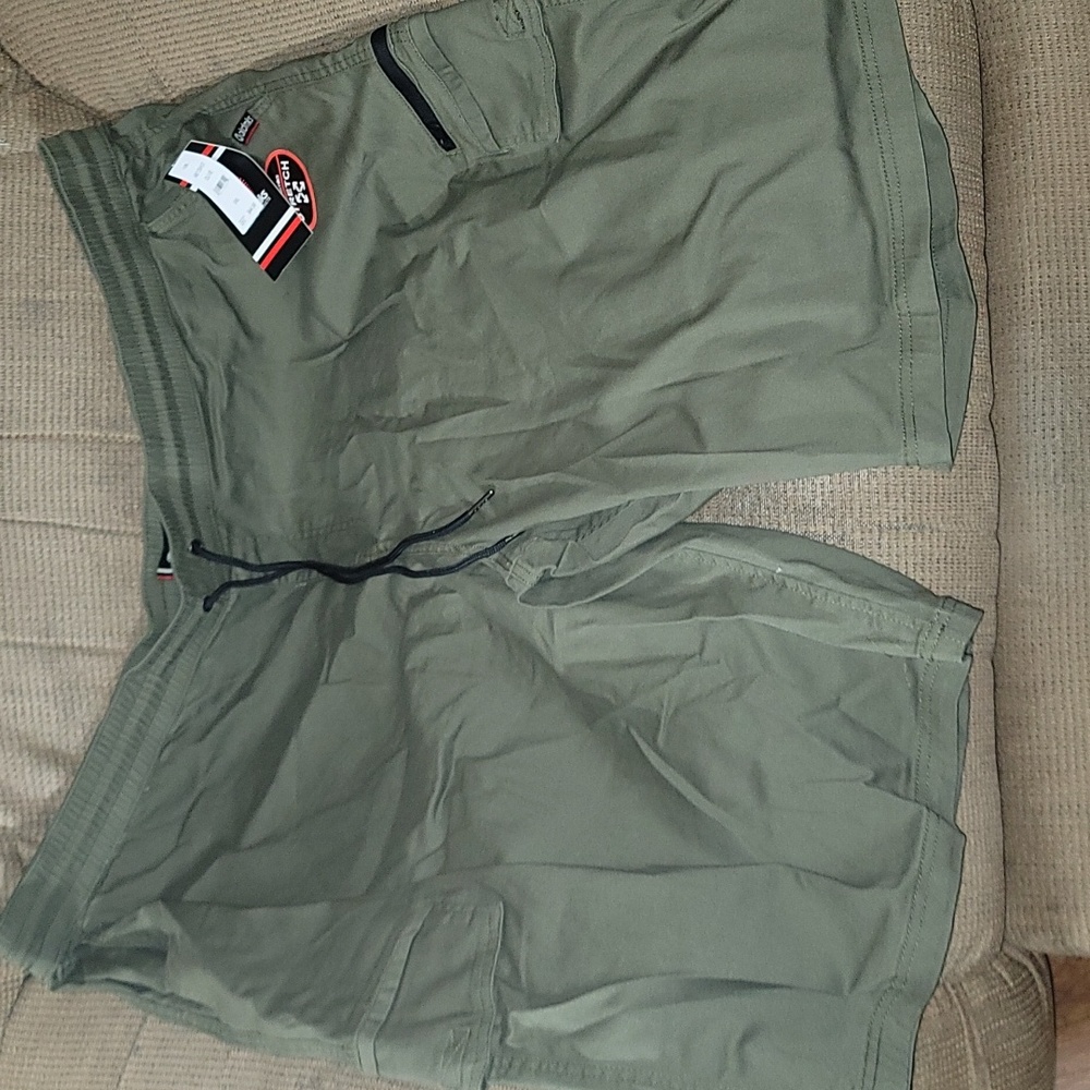 Academiks Stretchy Shorts Size 5XL